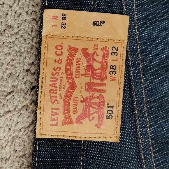 Levi's 501 Fly Button 5 Pocket Crispy Dark Wash Cotton Denim Jeans - Picture 6 of 14